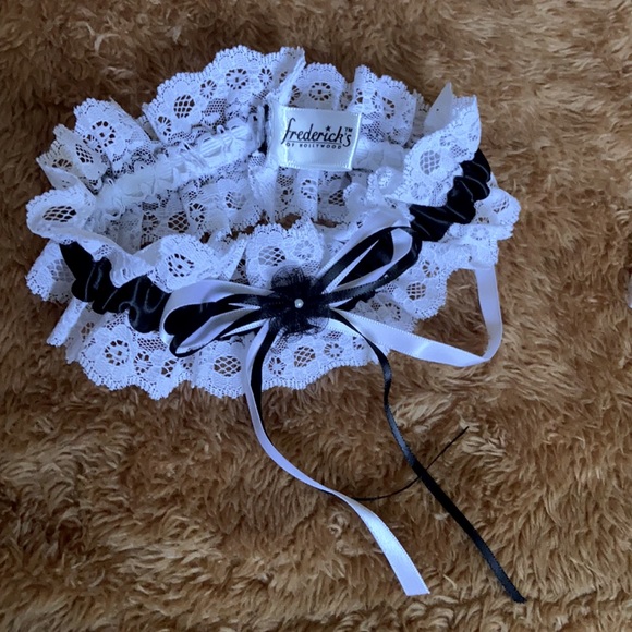 Bundles of lingeries from Seduction and Fredericks - Picture 9 of 15